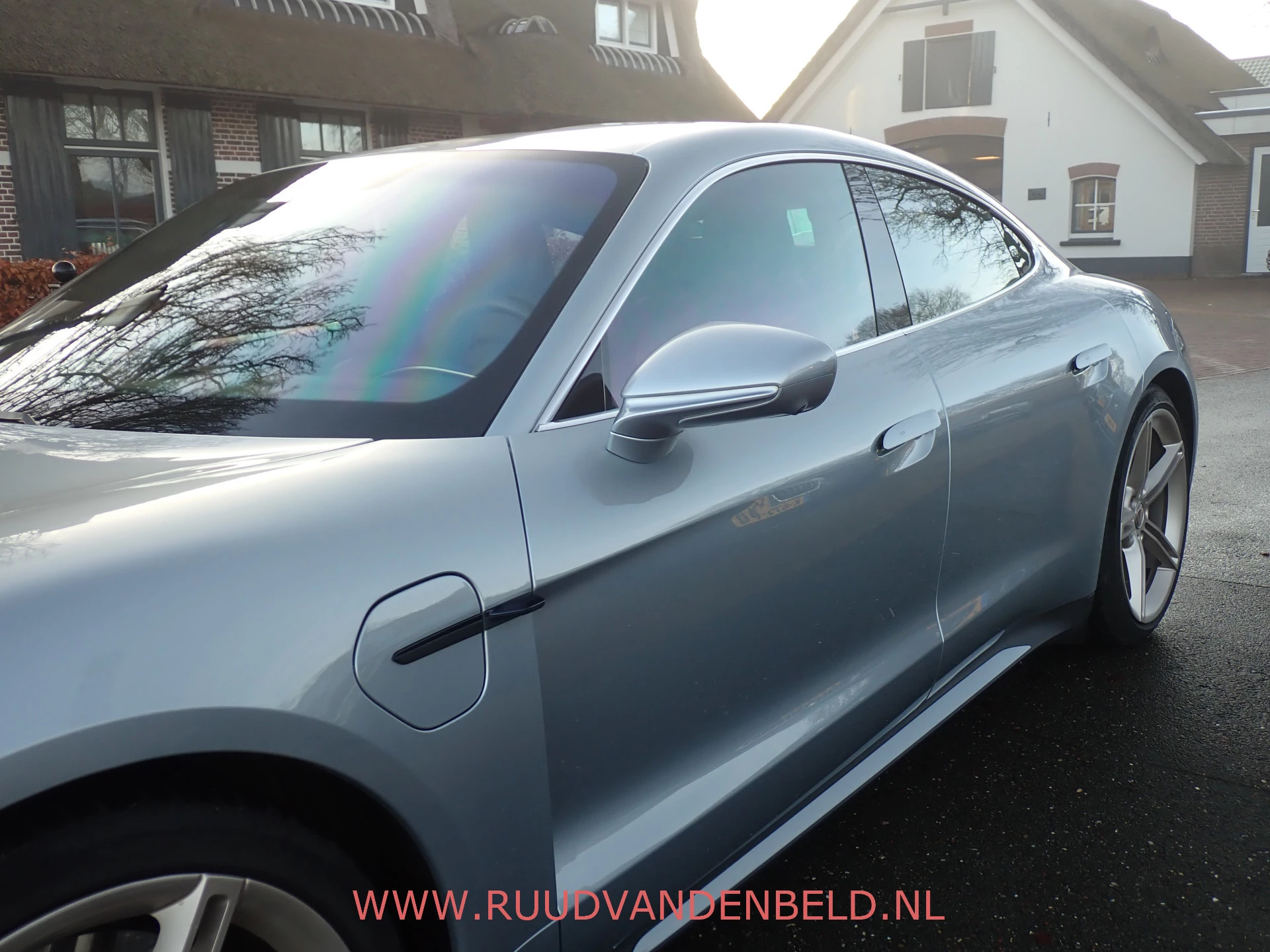 Hoofdafbeelding Porsche Taycan