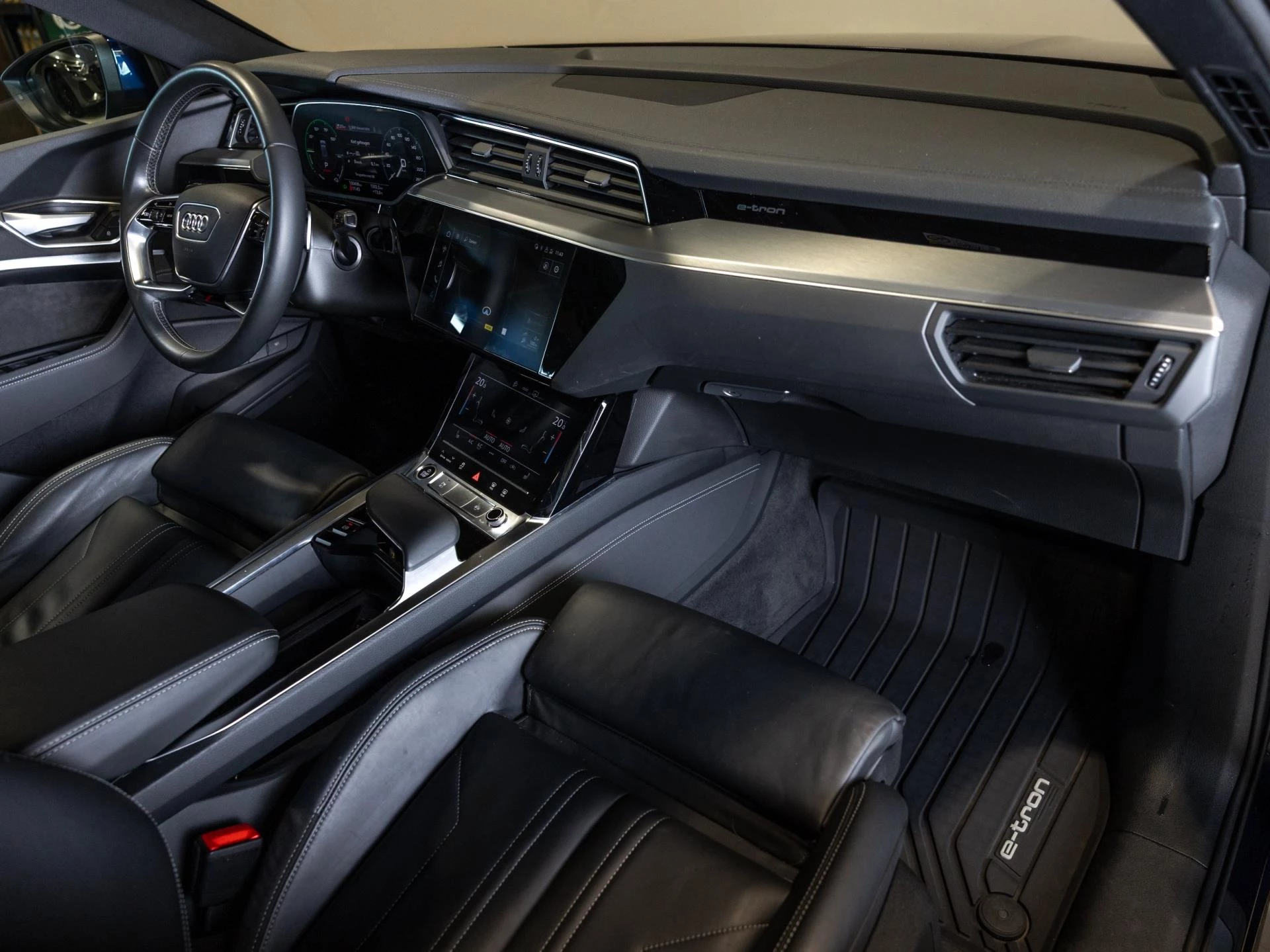 Hoofdafbeelding Audi e-tron