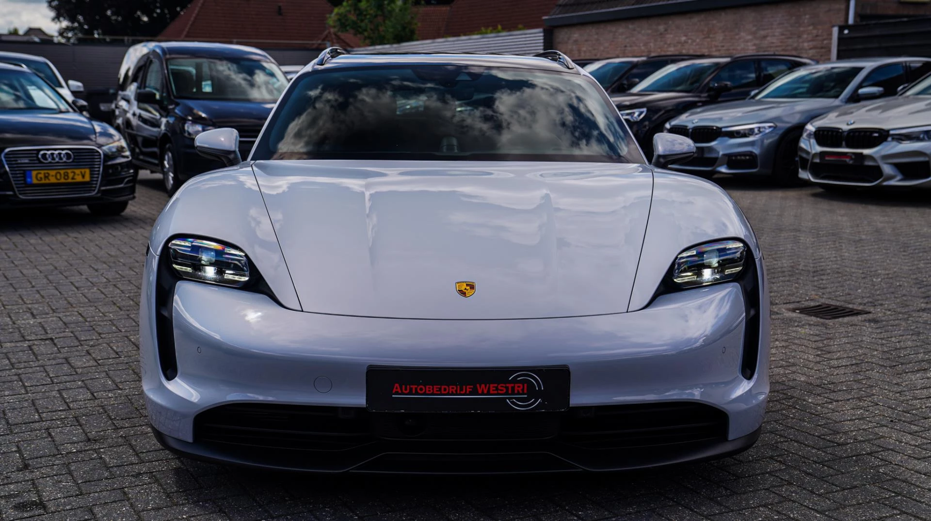 Hoofdafbeelding Porsche Taycan