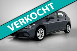 Volkswagen Golf 1.0 eTSI Life Business Automaat (SFEERVERLICHTING, STOELVERWARMING, MASSAGE STOEL, LED, PARKEERSENSOREN)