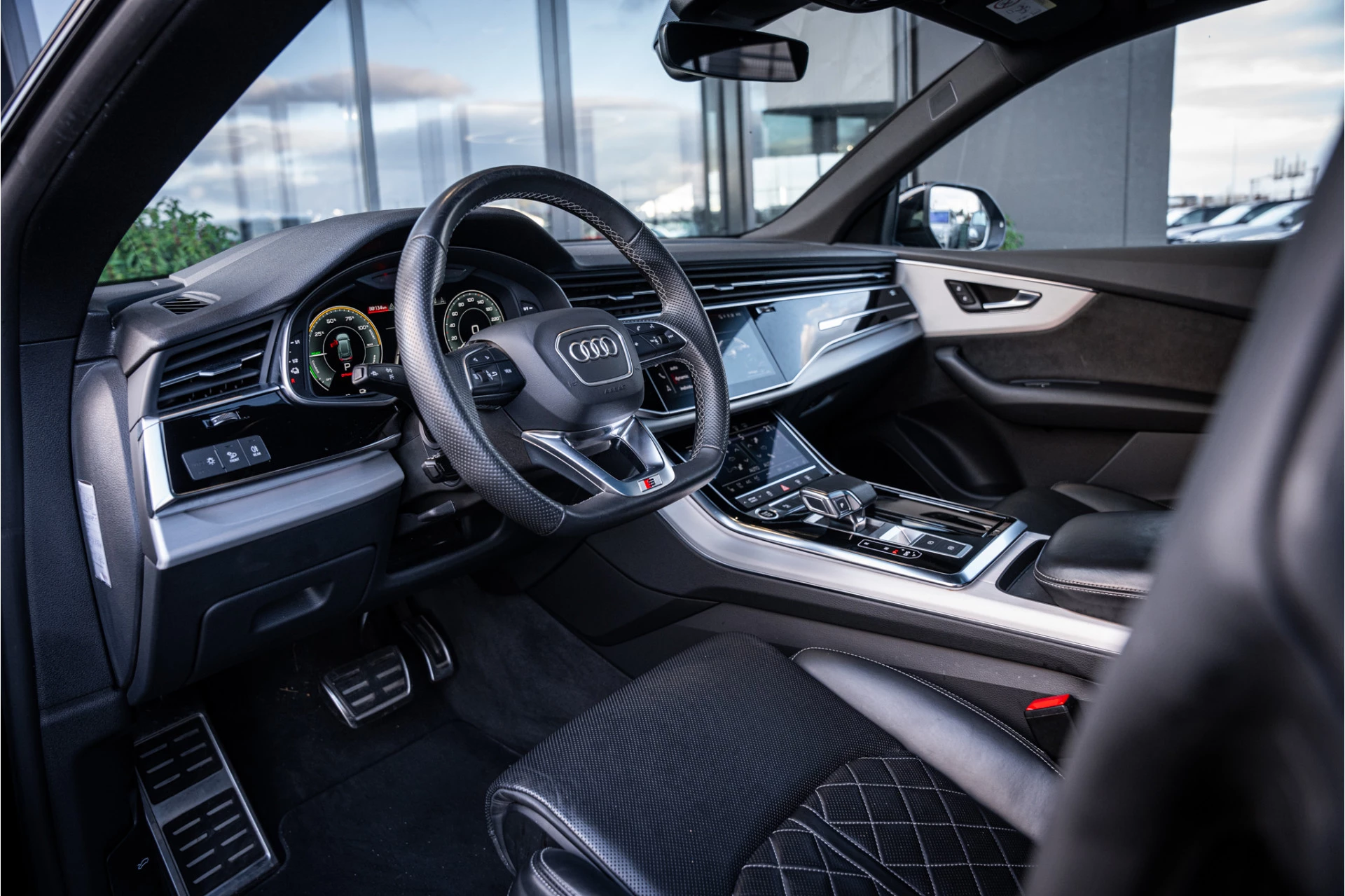 Hoofdafbeelding Audi Q8