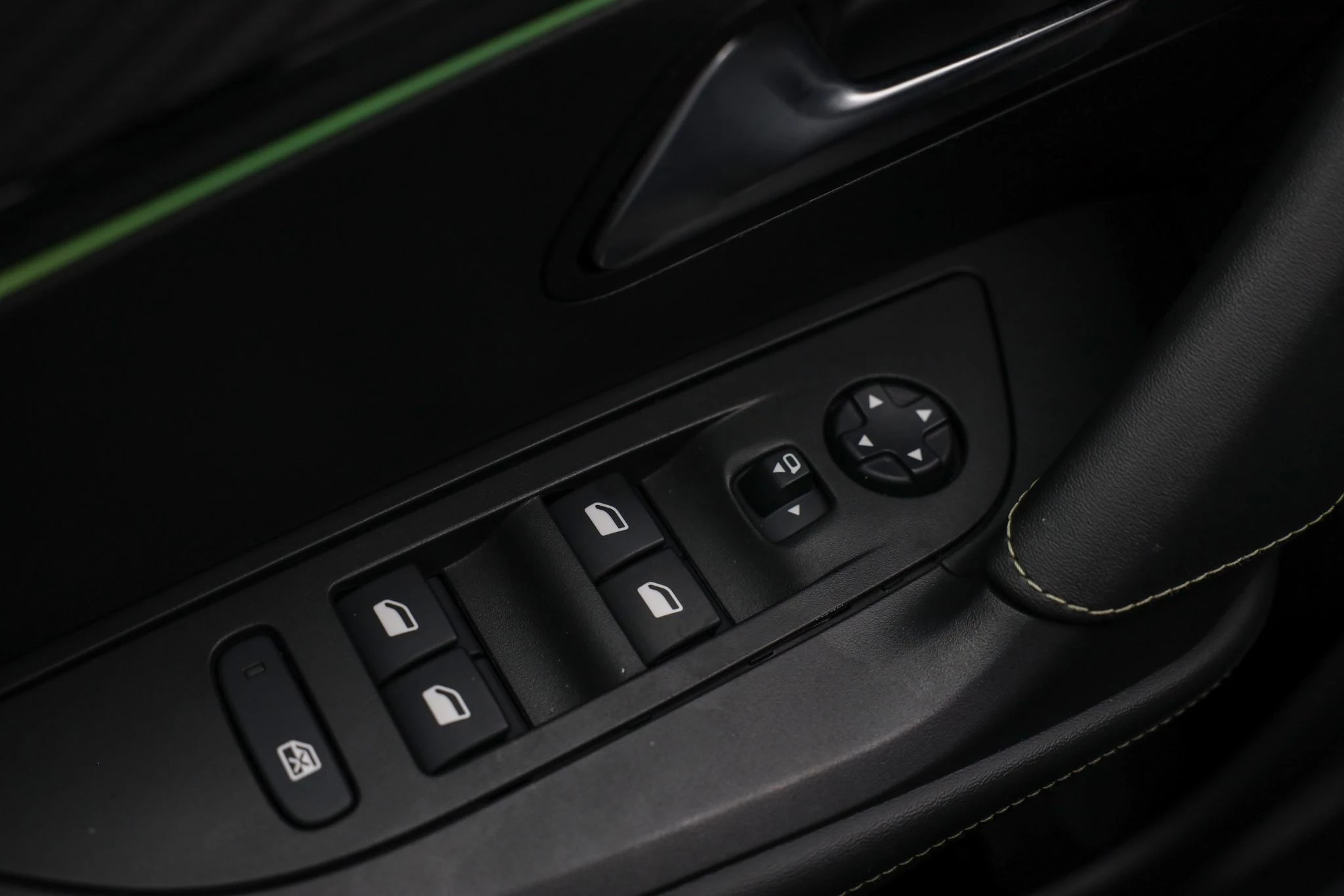 Hoofdafbeelding Peugeot e-2008