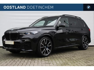 Hoofdafbeelding BMW X7 BMW X7 xDrive40i High Executive M Sport Automaat / Panoramadak Sky Lounge / Trekhaak / Laserlight / Head-Up / Parking Assistant Plus / Live Cockpit Professional / Stoelverwarming voor + achter