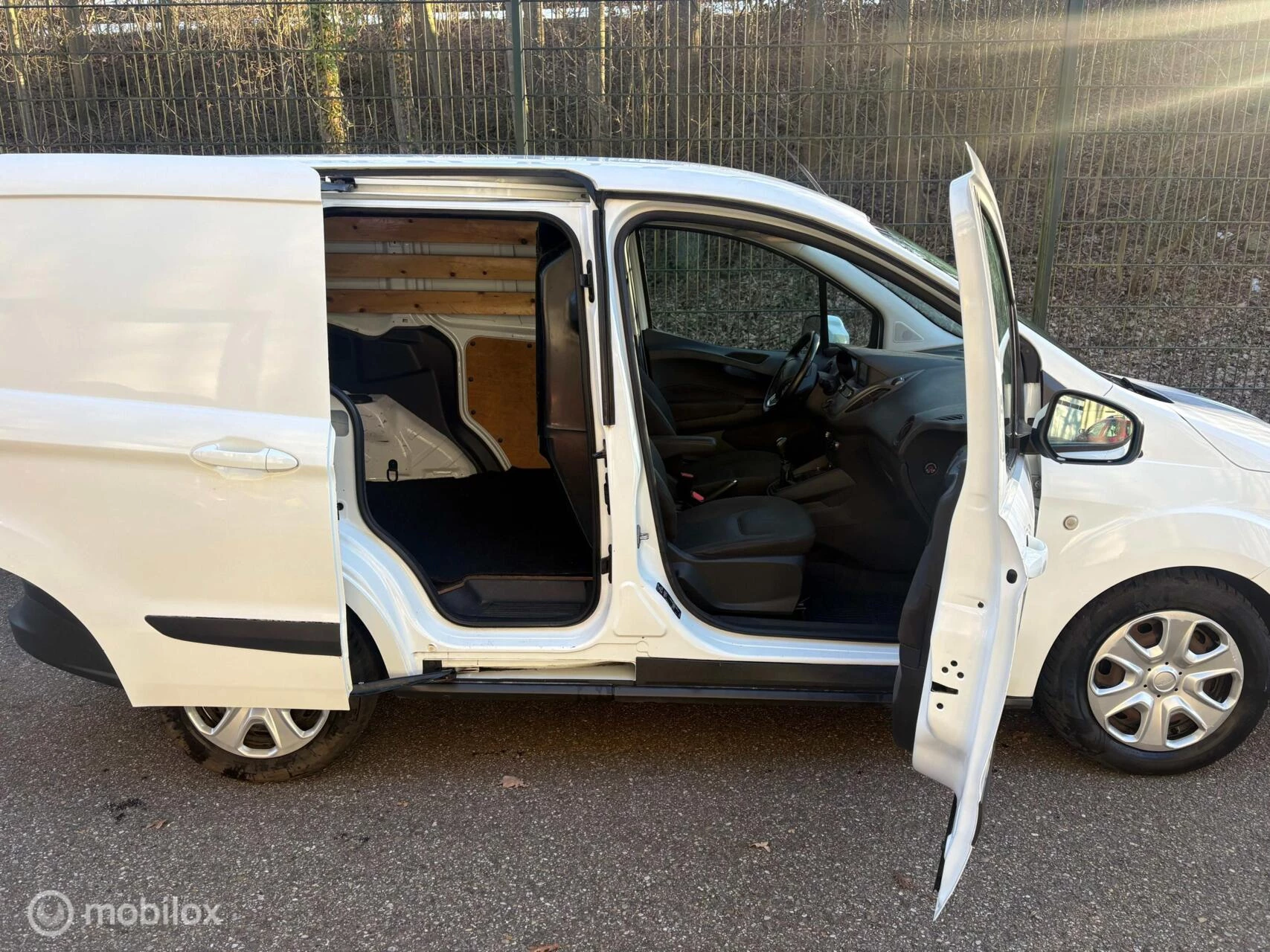 Hoofdafbeelding Ford Transit Courier
