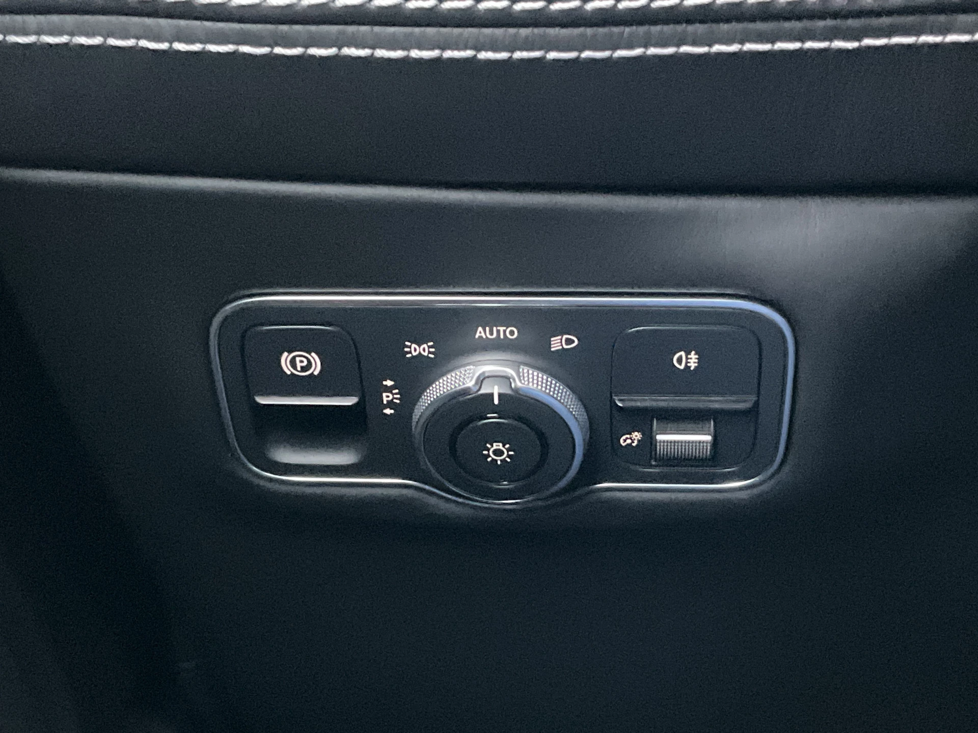 Hoofdafbeelding Aston Martin DBX