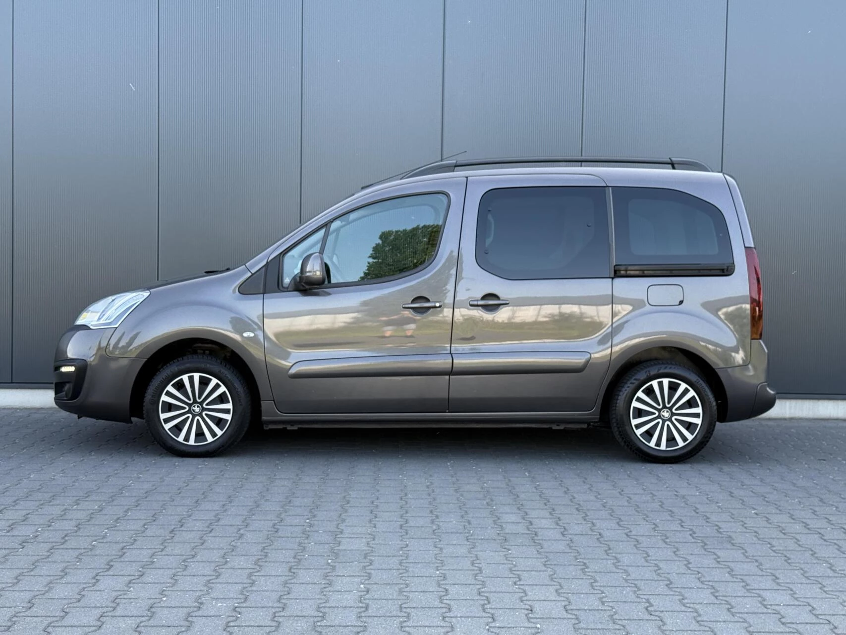 Hoofdafbeelding Peugeot Partner