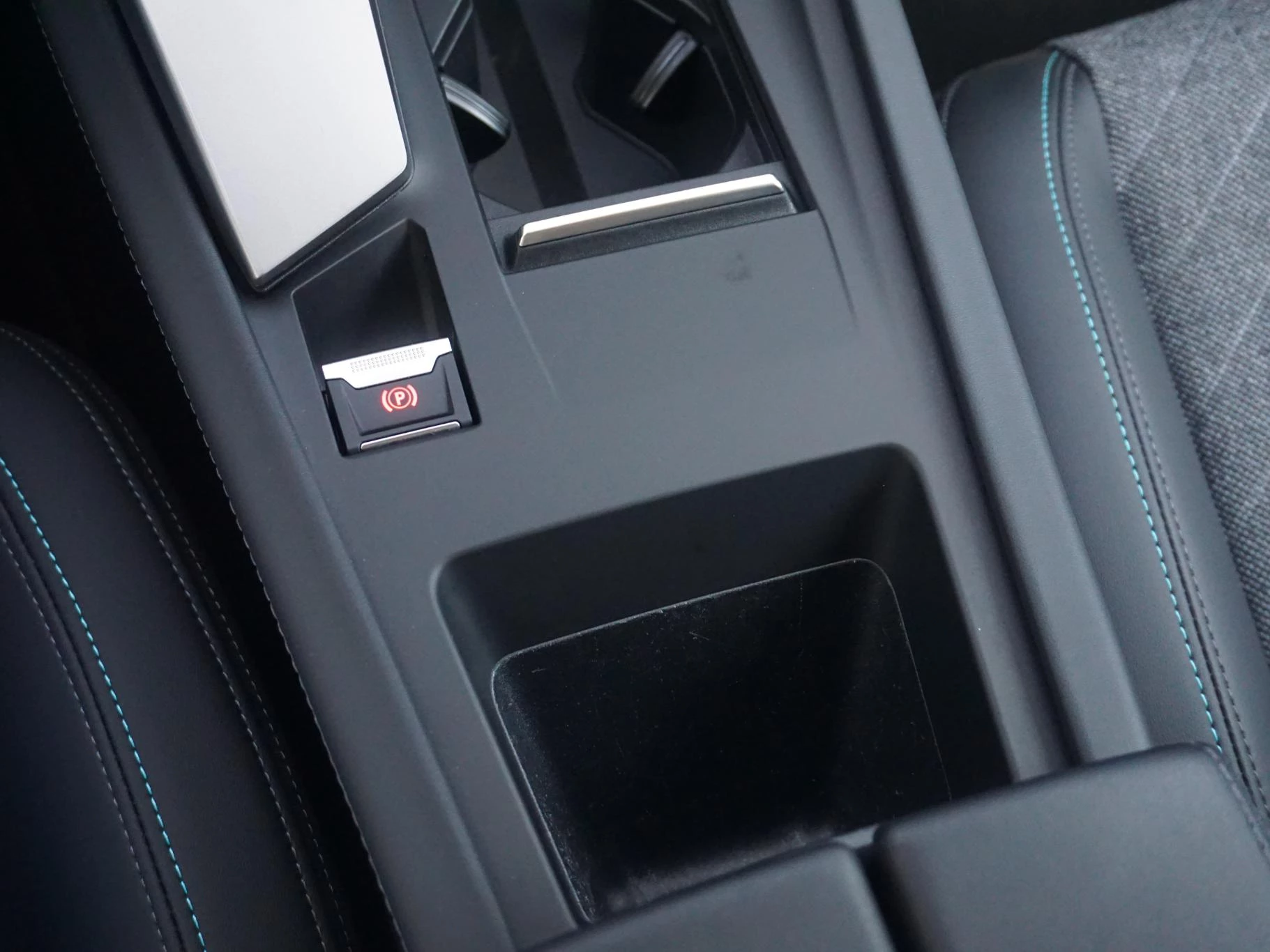 Hoofdafbeelding Peugeot 408
