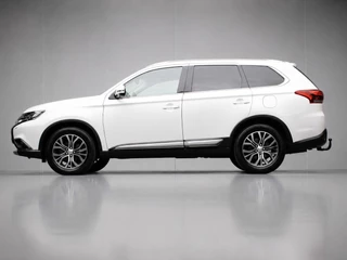 Mitsubishi Outlander 2.0 Instyle Sport (APPLE CARPLAY,NAVI,CAMERA,360 VIEW,STOEL/STUUR VERWARMING,CLIMATE,CRUISE,LM VELGEN)