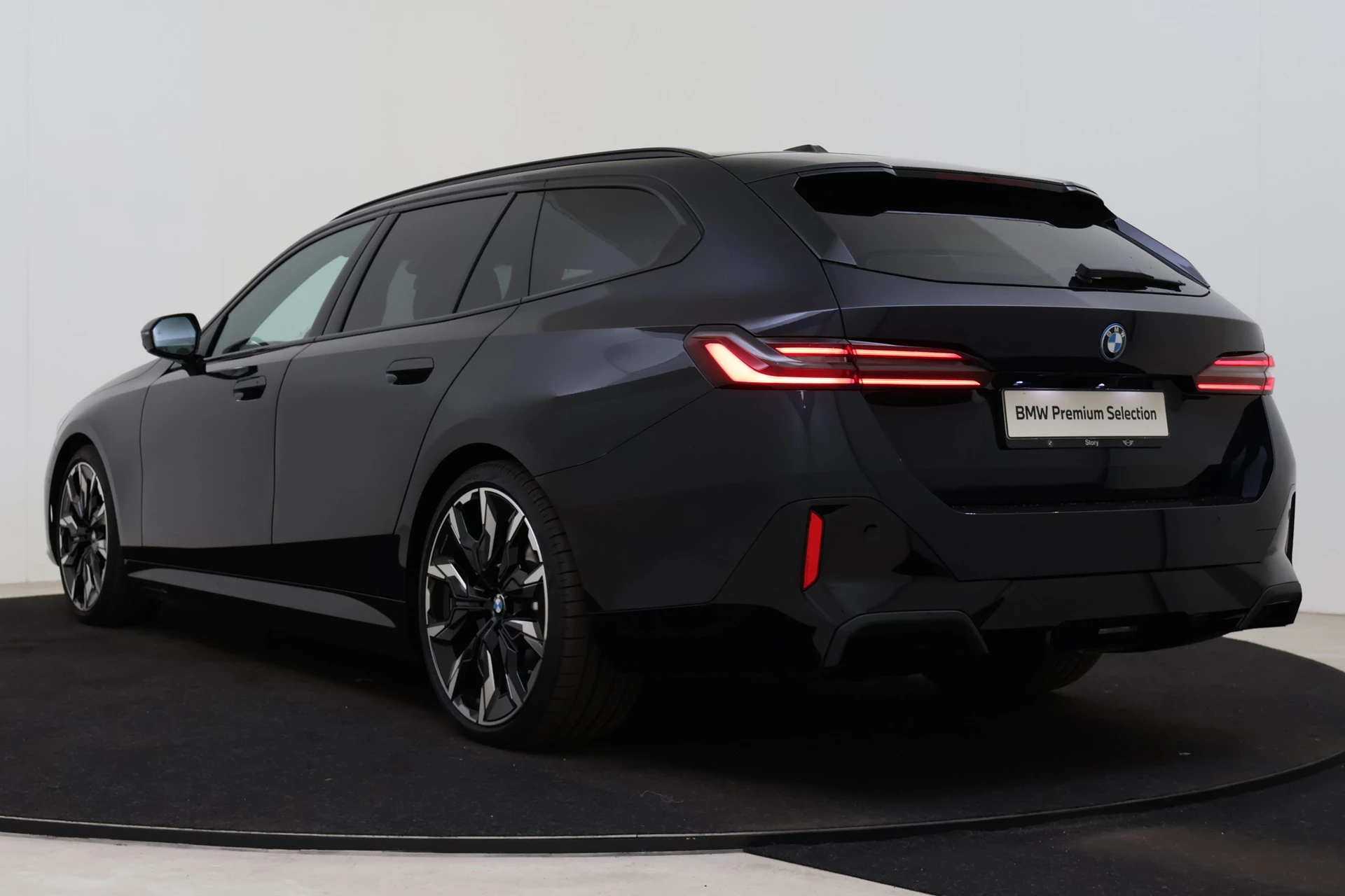 Hoofdafbeelding BMW i5
