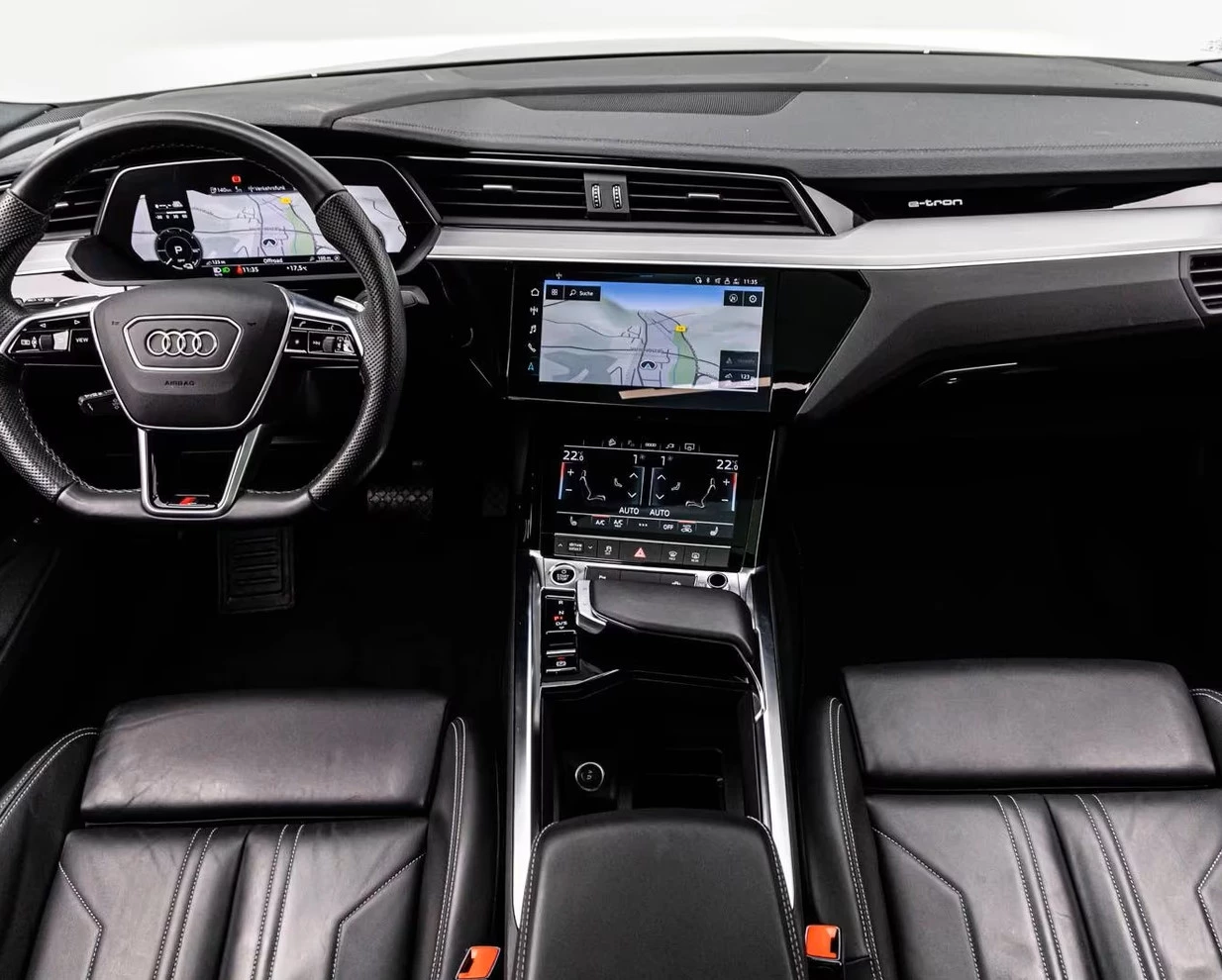 Hoofdafbeelding Audi e-tron