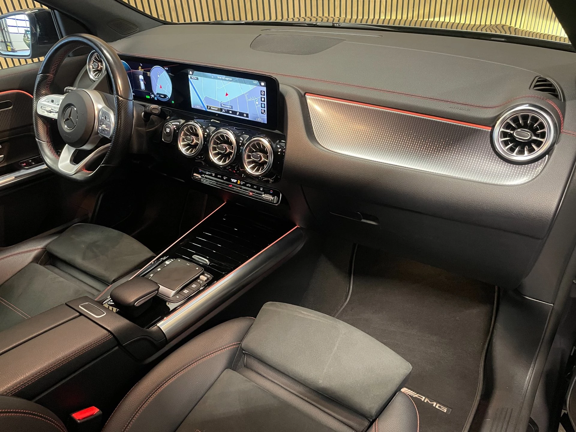 Hoofdafbeelding Mercedes-Benz EQA