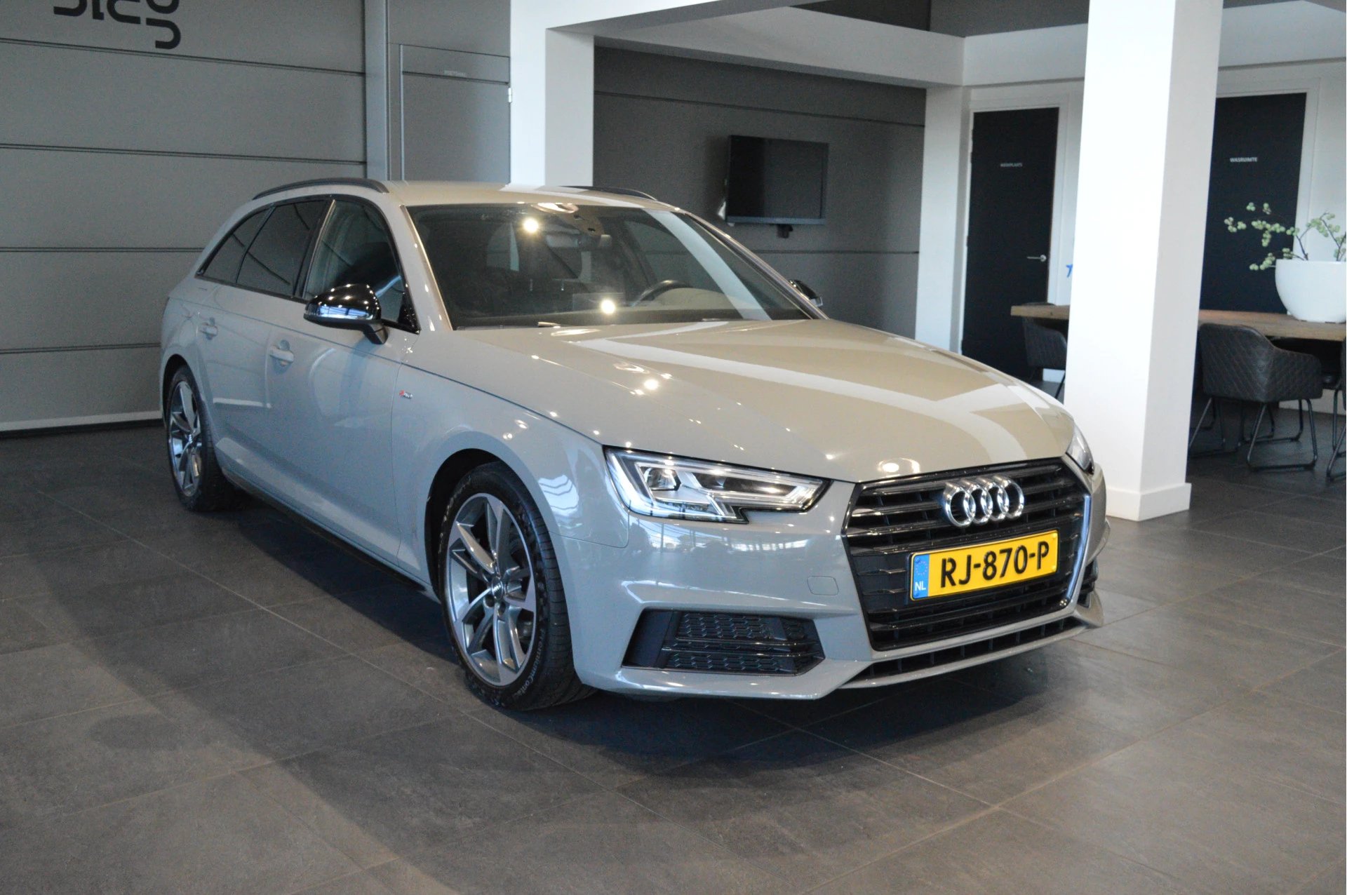 Hoofdafbeelding Audi A4