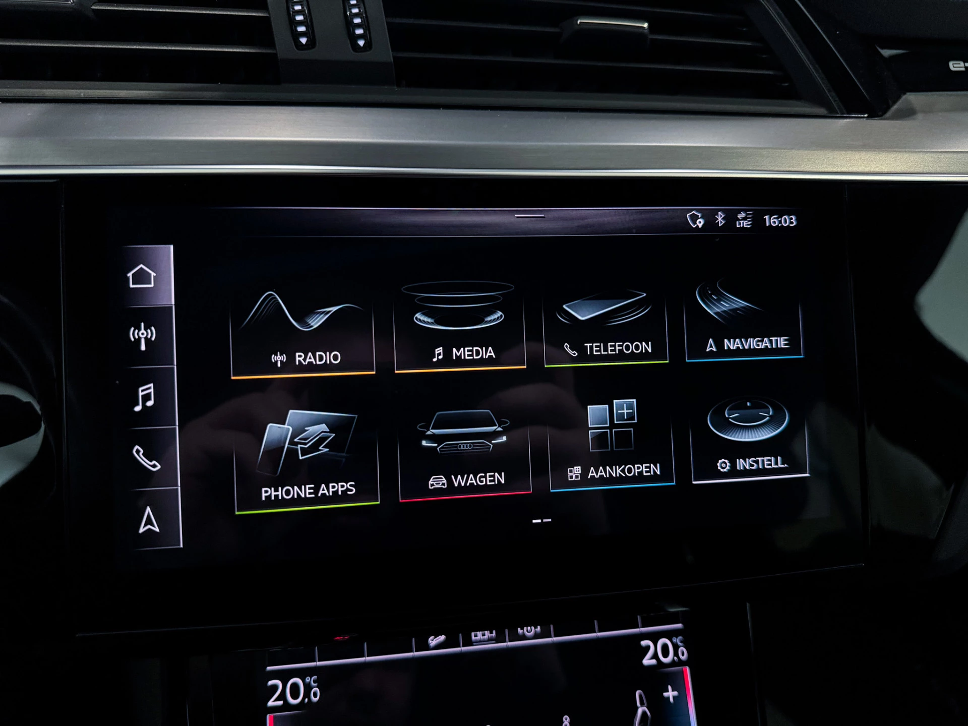 Hoofdafbeelding Audi e-tron
