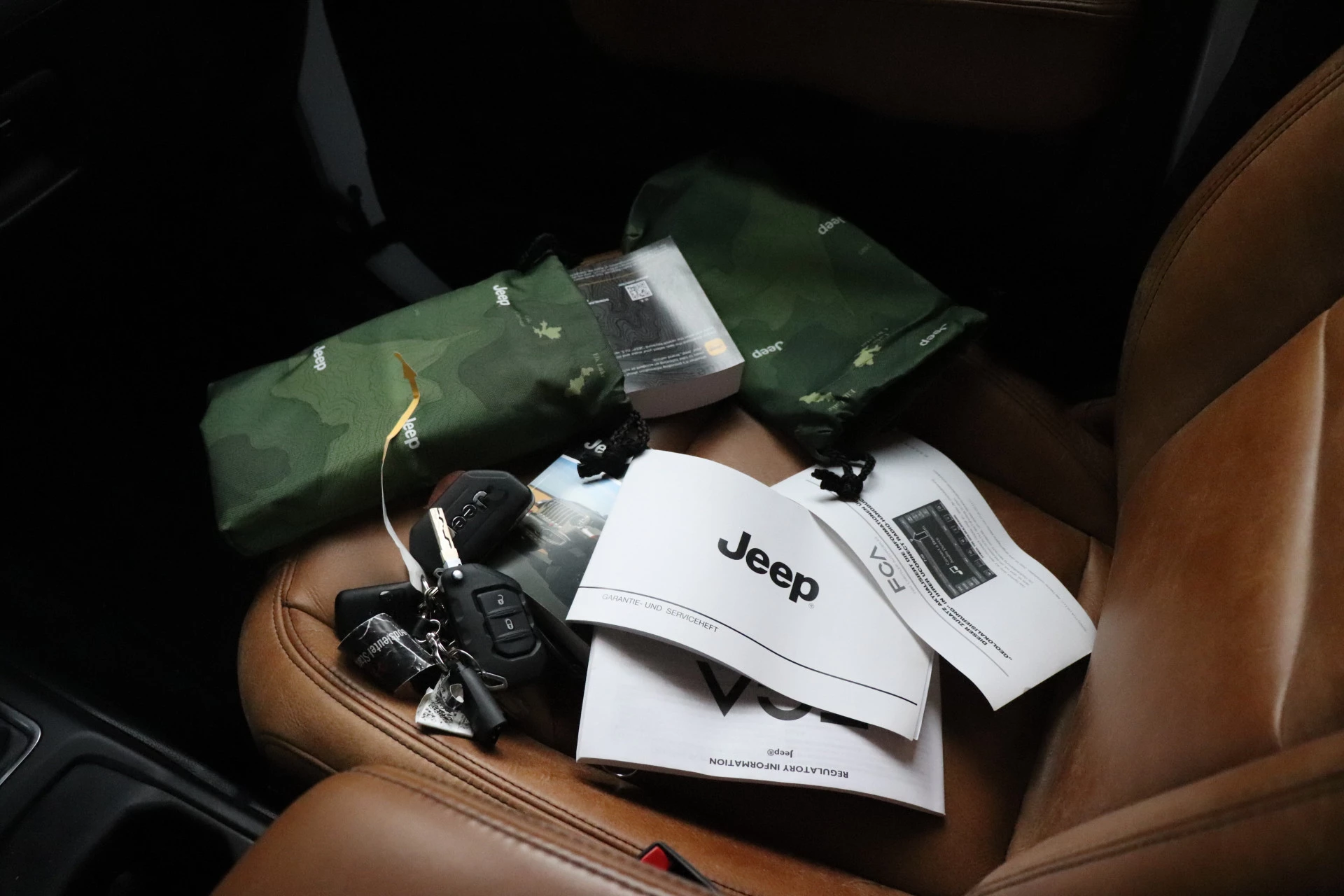 Hoofdafbeelding Jeep BRUTE | 246 PK | LEDER | CAMERA | NAVI | CRUISE | UNIEK NW-PRIJS 250.000,-