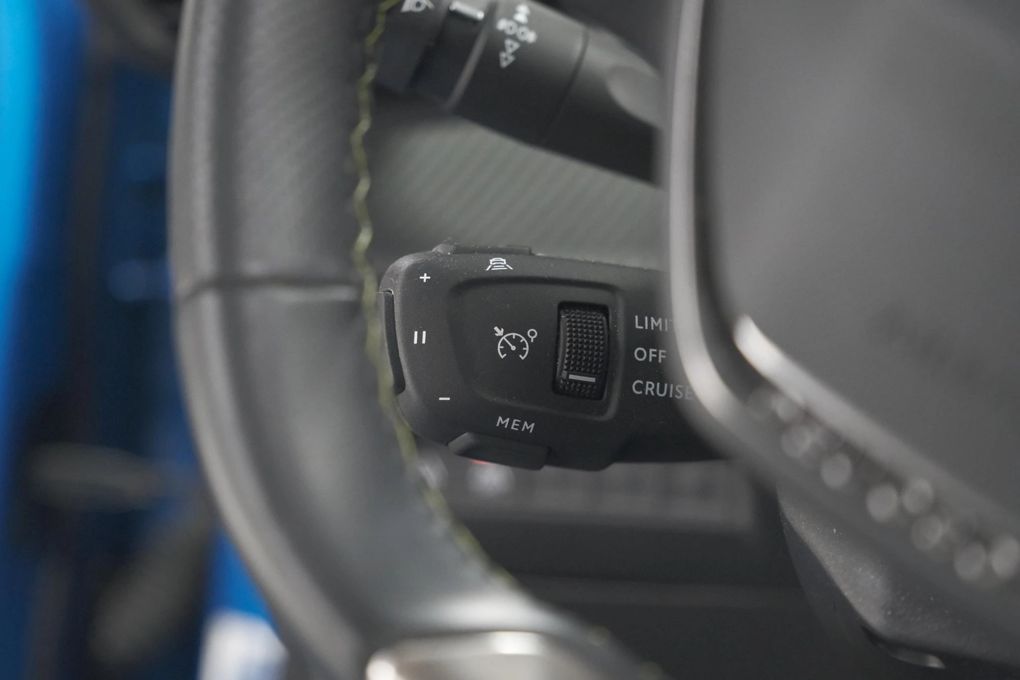 Hoofdafbeelding Peugeot e-2008