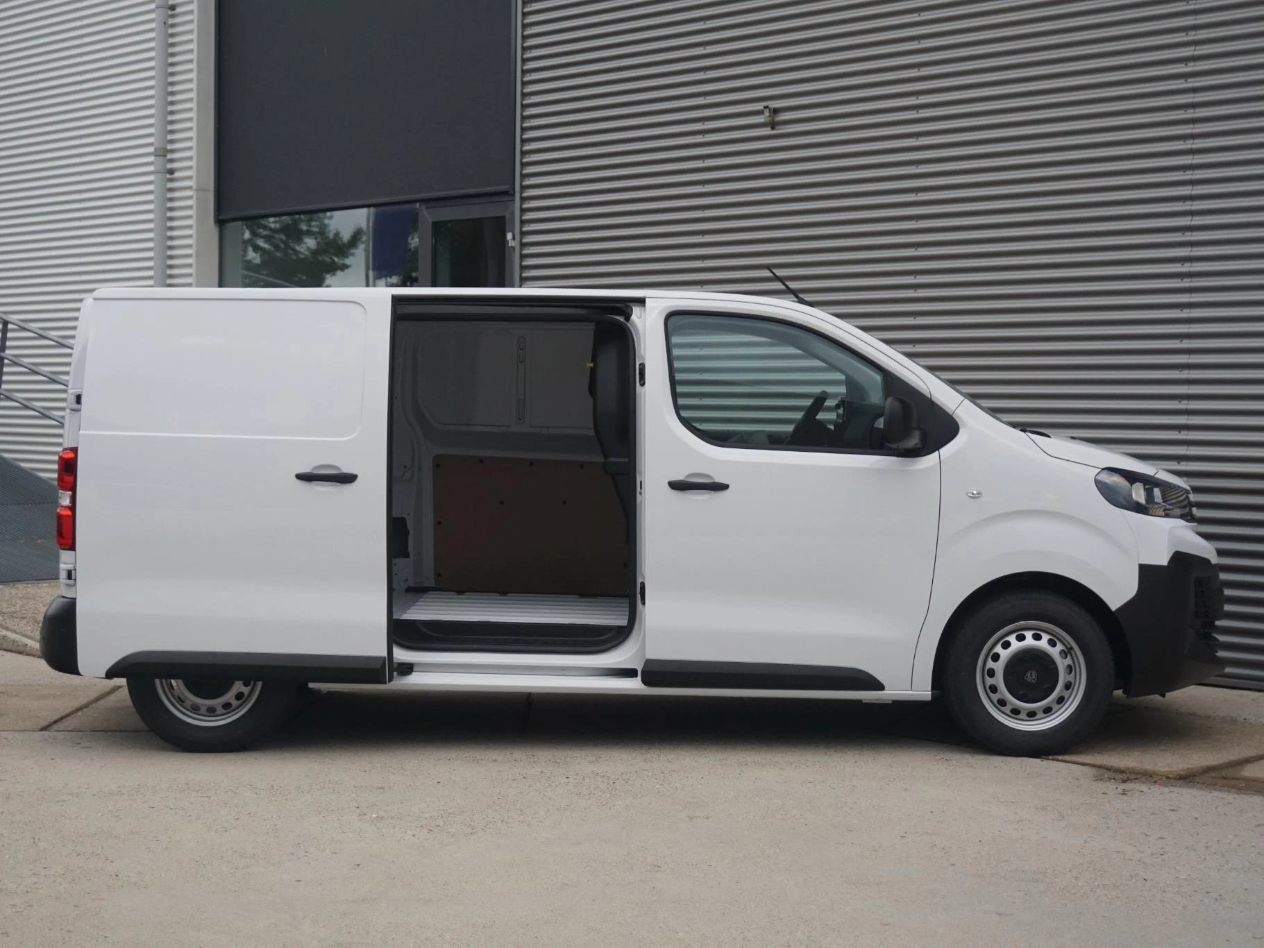 Hoofdafbeelding Peugeot e-Expert