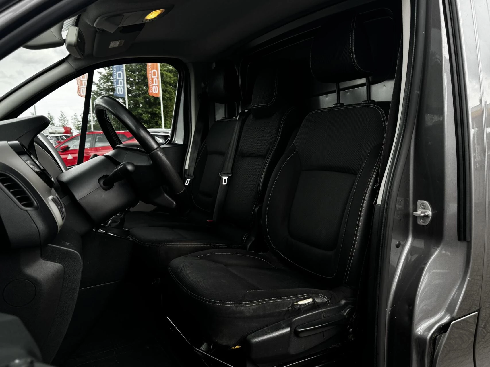 Hoofdafbeelding Nissan NV300
