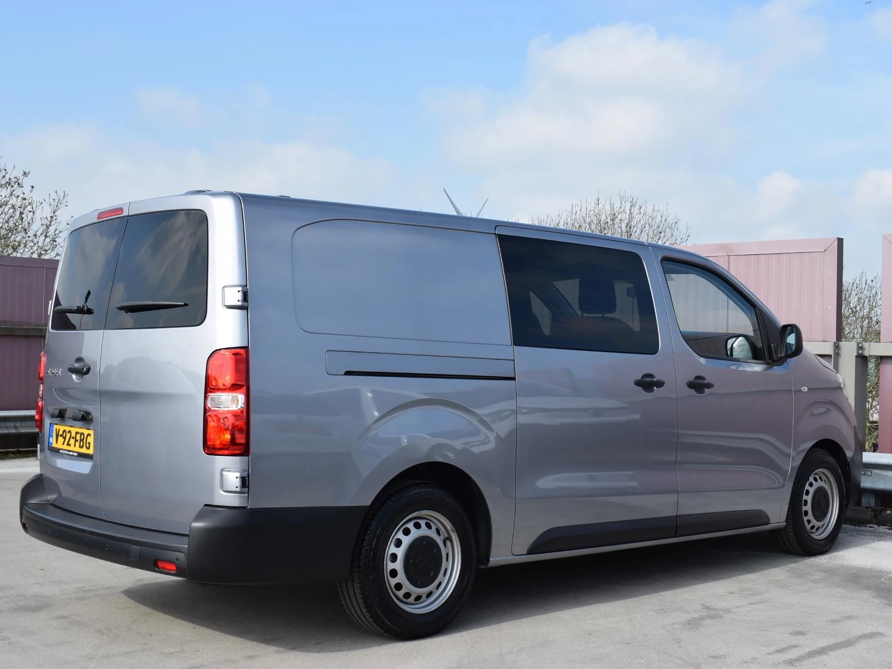 Hoofdafbeelding Peugeot e-Expert
