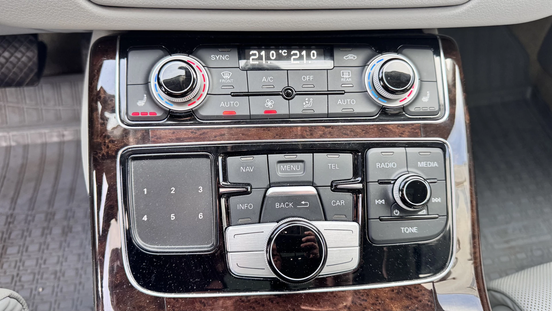 Hoofdafbeelding Audi A8
