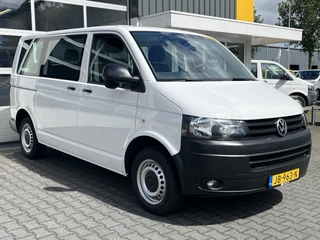 Hoofdafbeelding Volkswagen Transporter Volkswagen Transporter Kombi 2.0 TDI DSG Automaat 140 pk L1H1 BTW en BPM vrij Airco Cruise control Trekhaak PDC 1e eigenaar Marge Euro 5 Personenbus Kombi Combi Tourer Groepsvervoer Ideaal voor ombouw naar Camper
