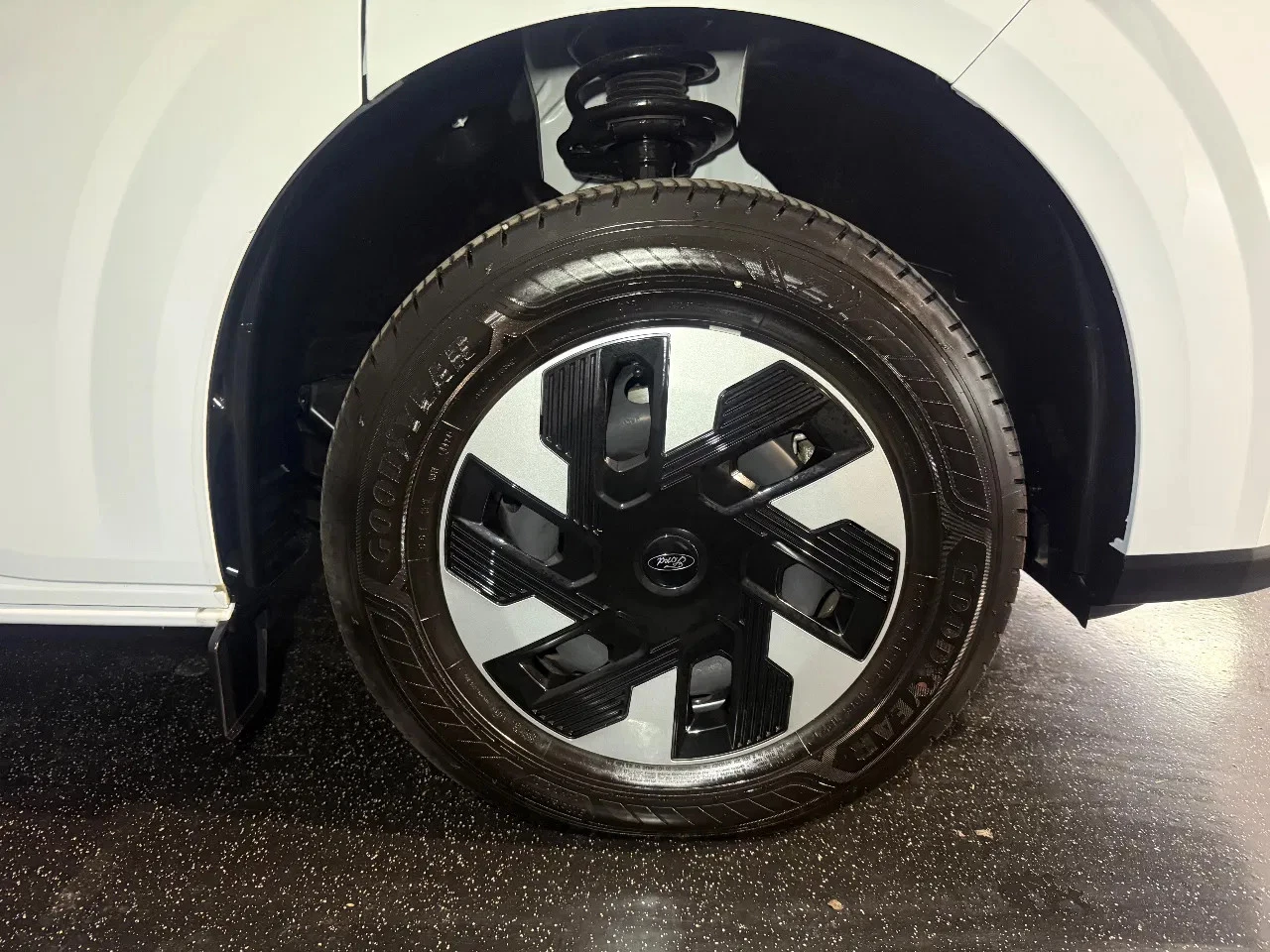 Hoofdafbeelding Ford E-Transit Custom