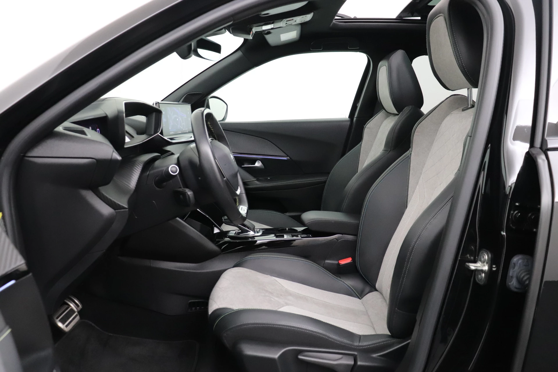 Hoofdafbeelding Peugeot e-2008