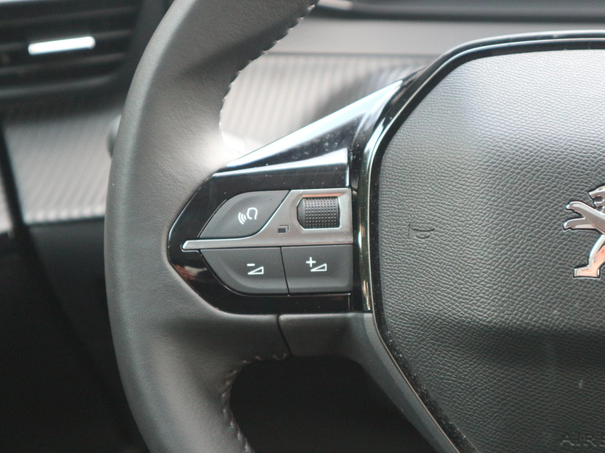 Hoofdafbeelding Peugeot e-208