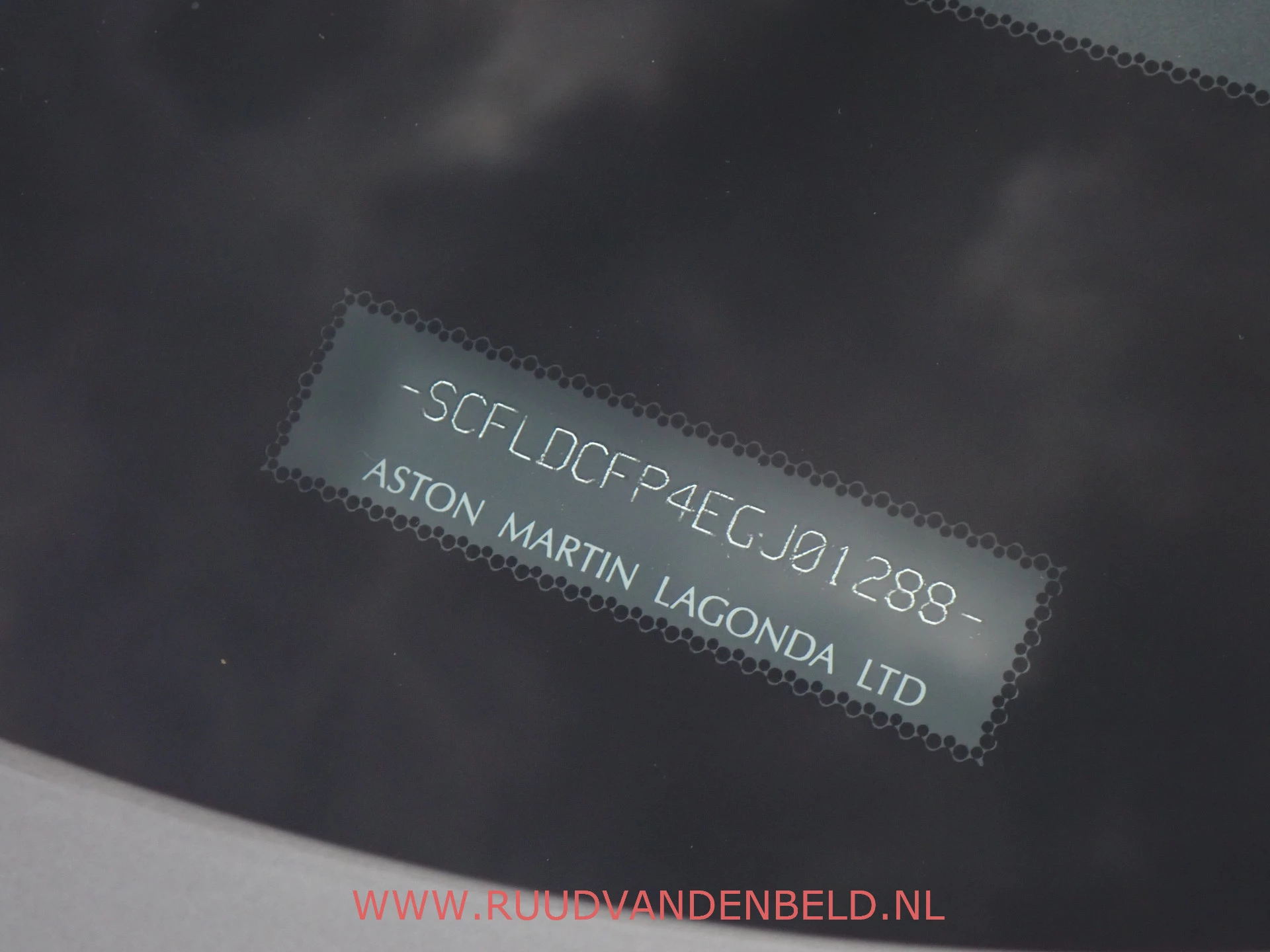 Hoofdafbeelding Aston Martin V12 Vanquish