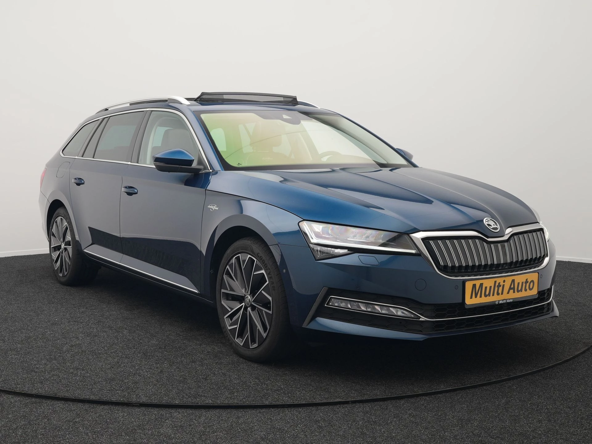 Hoofdafbeelding Škoda Superb