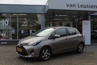 Toyota Yaris 1.5 HYBRID LEASE 5-DEURS NAVI CRUISE CLIMA CAMERA LM-VELGEN BLUETOOTH