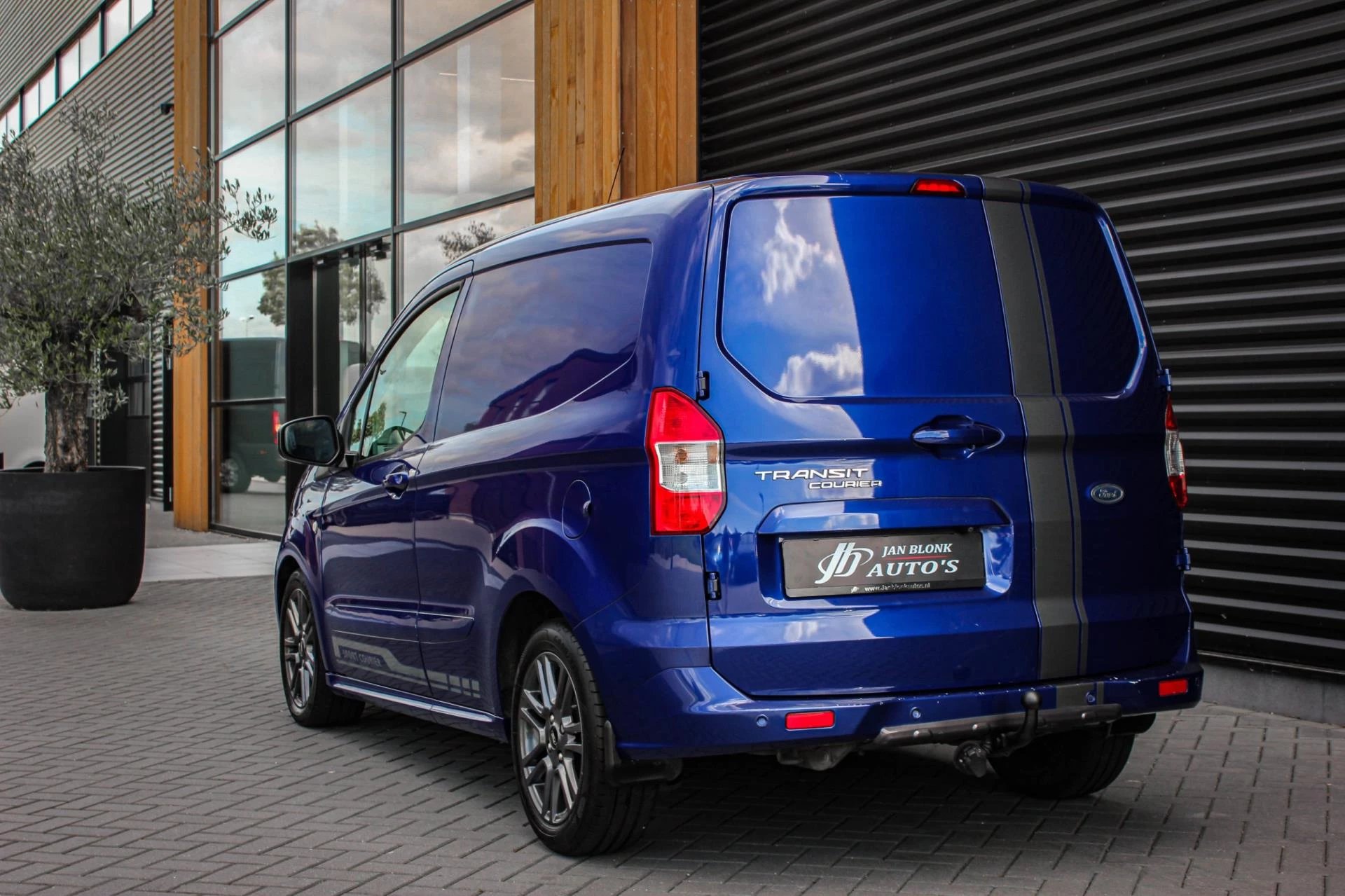 Hoofdafbeelding Ford Transit Courier