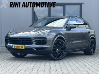 Hoofdafbeelding Porsche Cayenne Porsche Cayenne 3.0 340 PK | Achteras besturing | Pano dak | Trekhaak | Leder dashboard | Luchtvering