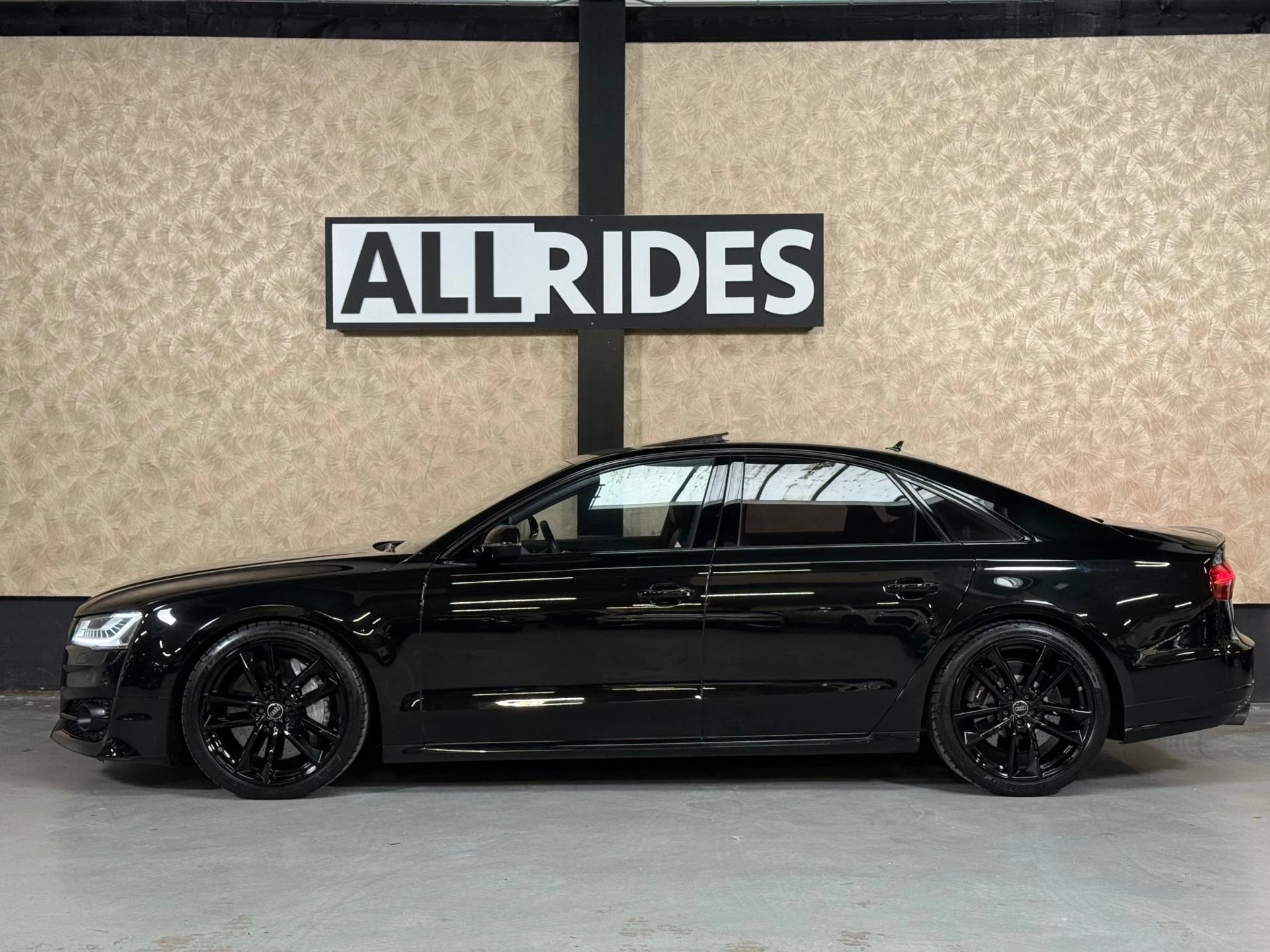 Hoofdafbeelding Audi S8