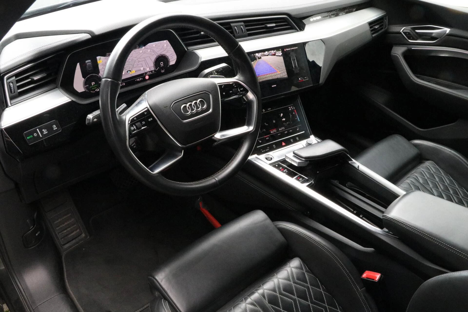 Hoofdafbeelding Audi e-tron