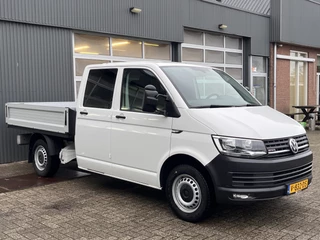 Volkswagen Transporter 2.0 TDI L2H1 DC 4Motion 150pk Airco Cruise controle Trekhaak 25000kg trekgewicht Pick-up Openlaadbak 4x4 Gereedschapskist Navigatiesysteem Euro 6 P-up Doka