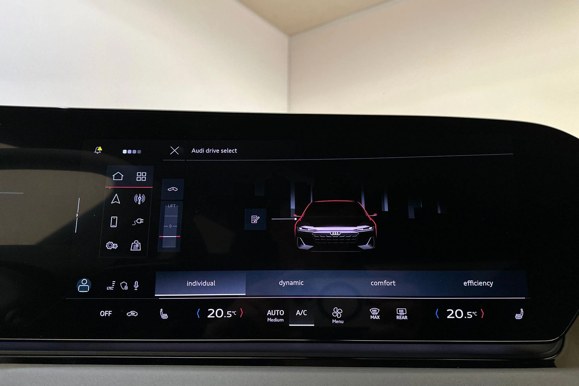 Hoofdafbeelding Audi A6 Avant e-tron