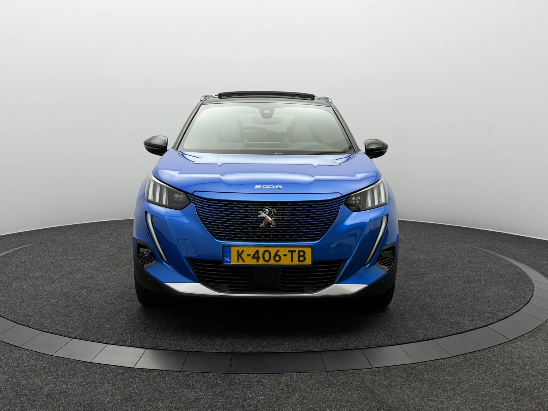 Hoofdafbeelding Peugeot e-2008