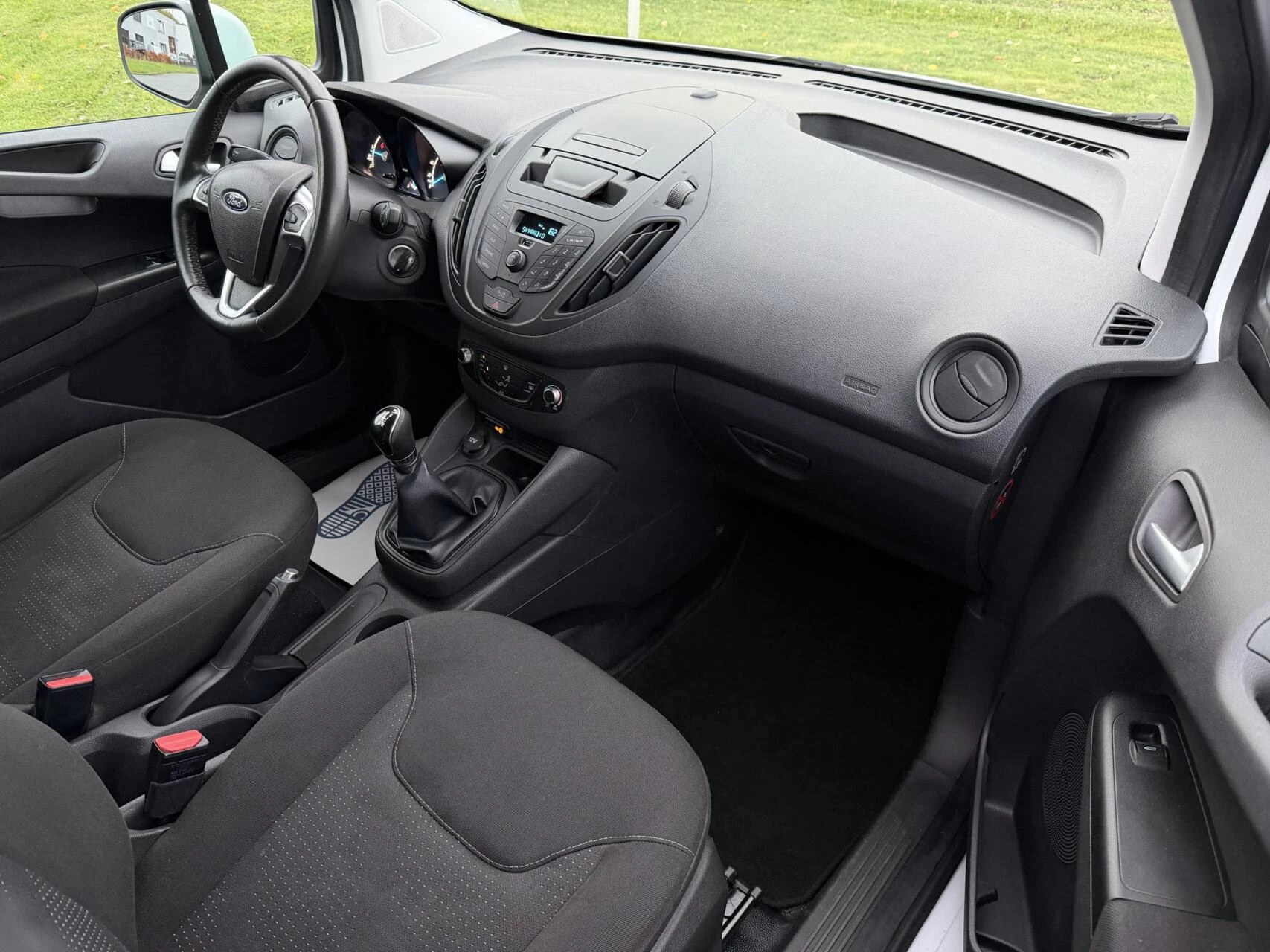 Hoofdafbeelding Ford Transit Courier