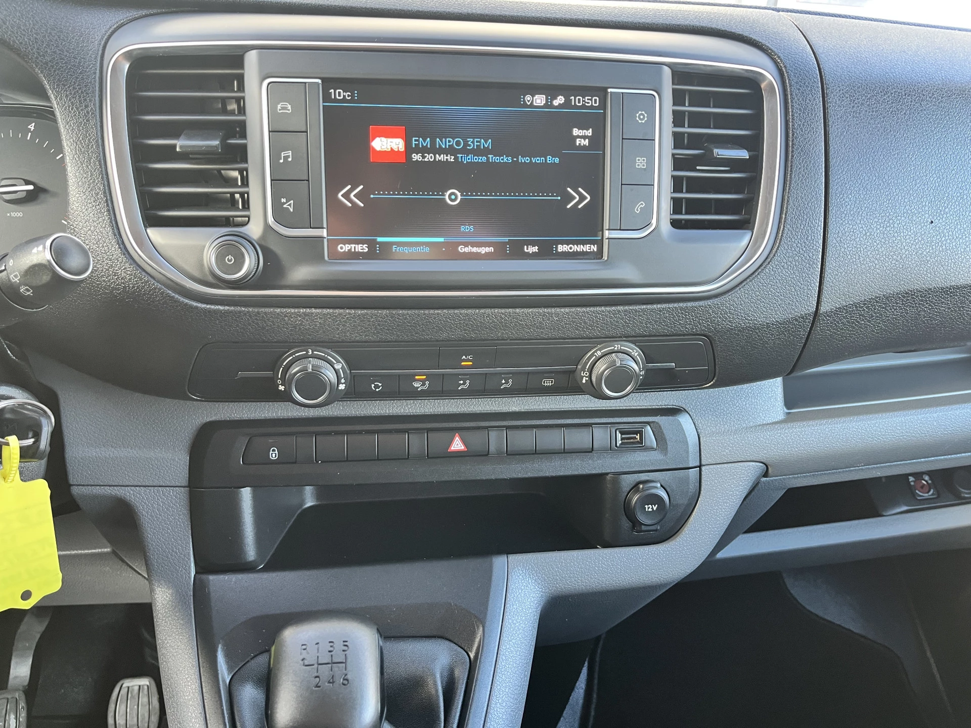 Hoofdafbeelding Peugeot Traveller