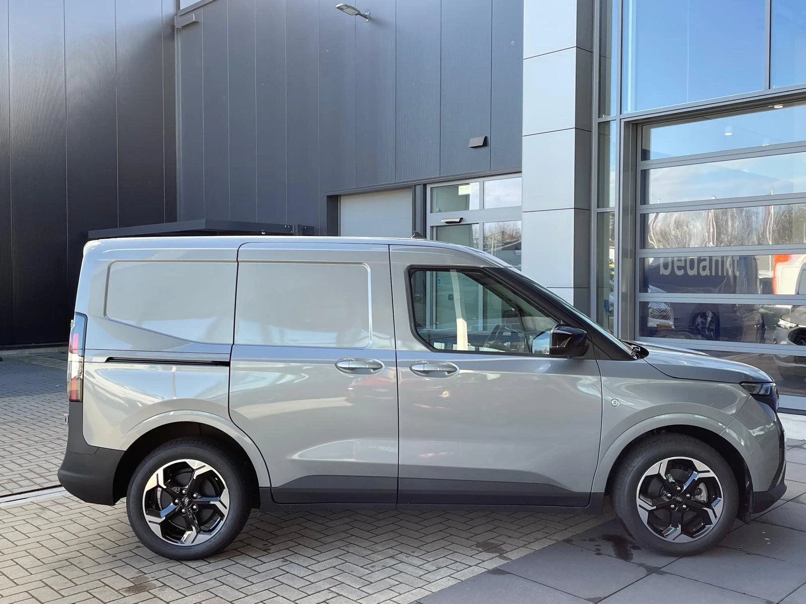 Hoofdafbeelding Ford E-Transit Courier