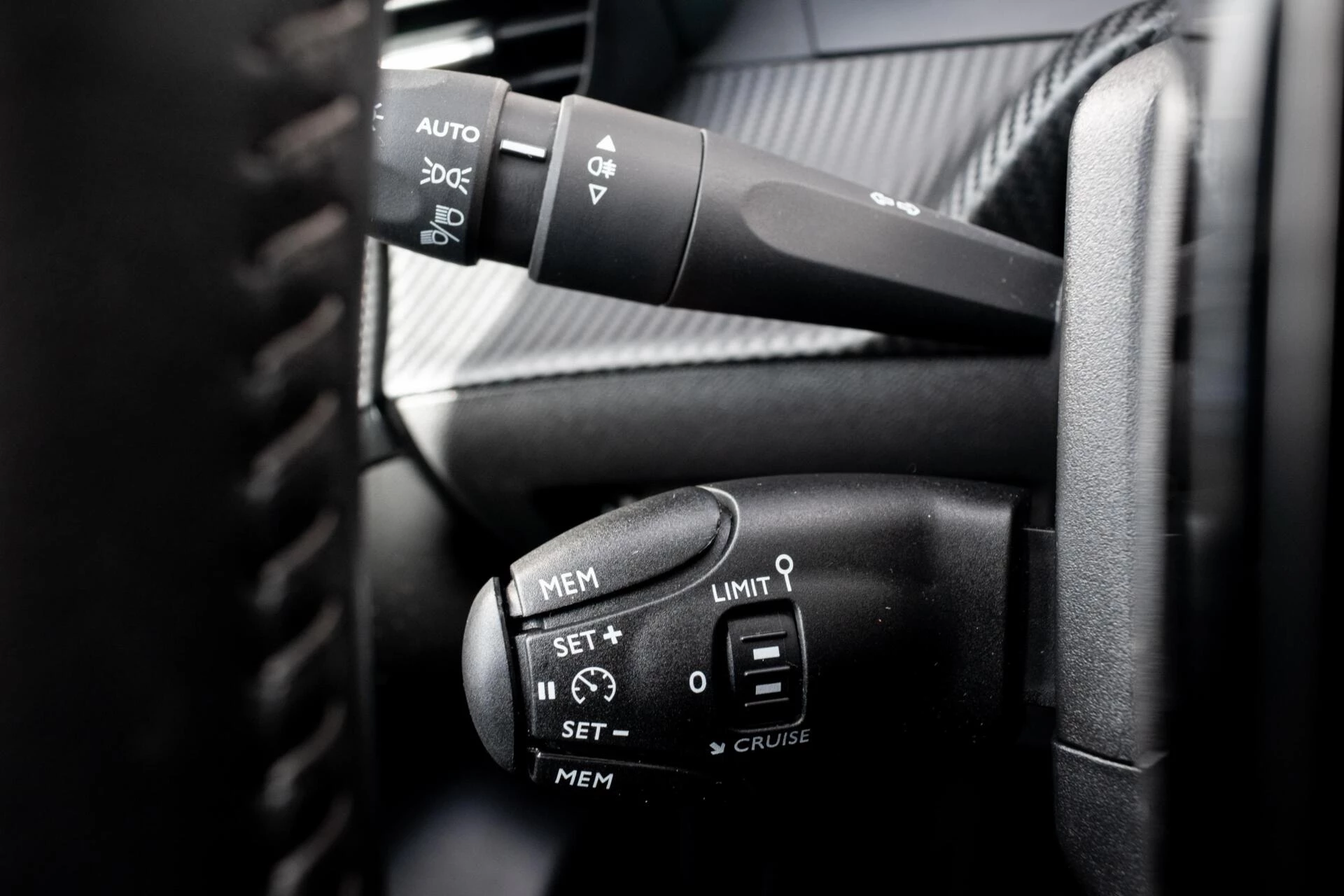 Hoofdafbeelding Peugeot e-208