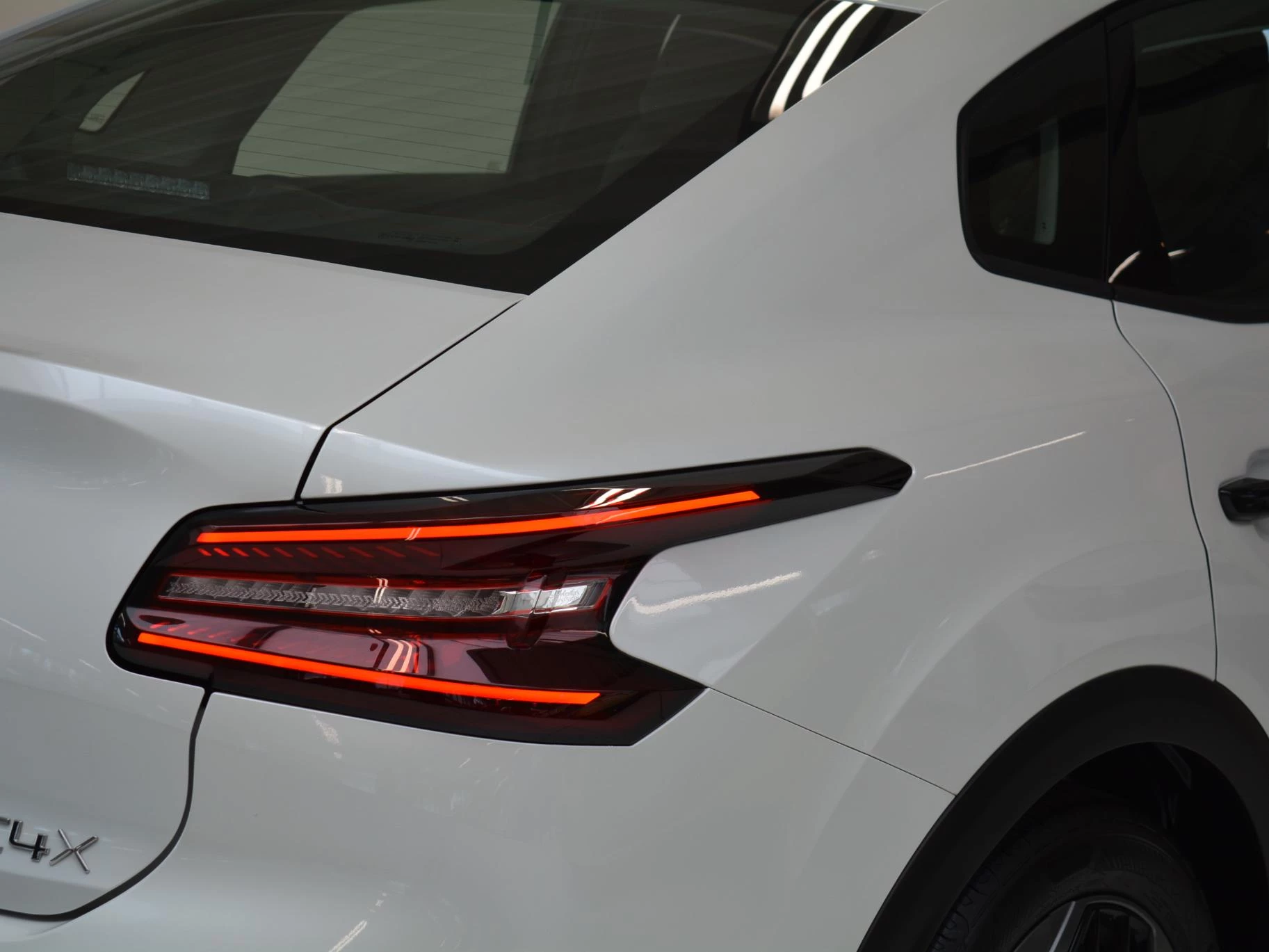 Hoofdafbeelding Citroën ë-C4 X