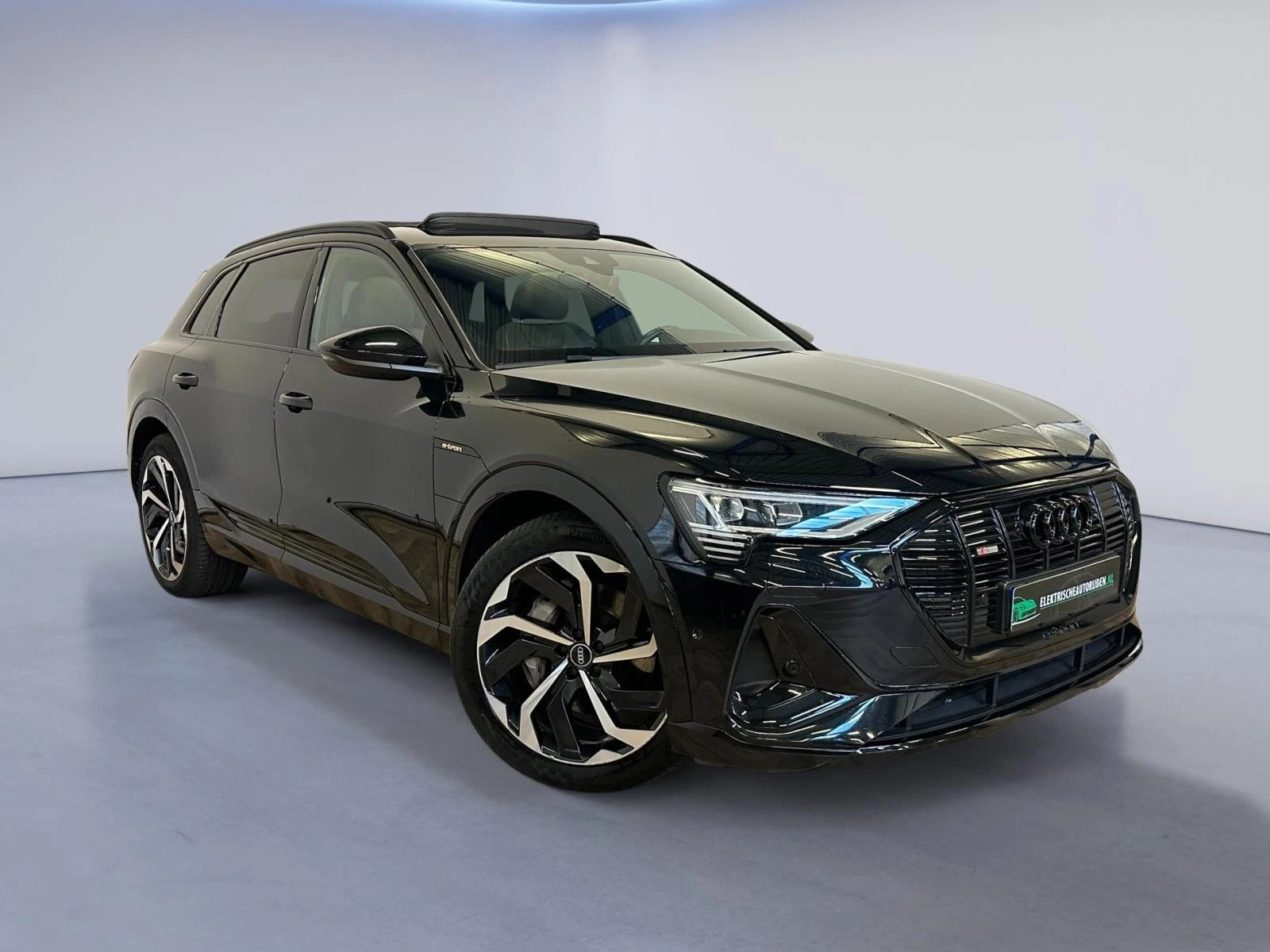 Hoofdafbeelding Audi e-tron