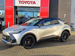 Hoofdafbeelding Toyota C-HR Toyota C-HR 2.0 Plug-in Hybrid 220 GR SPORT NIEUW DIRECT LEVERBAAR STOEL/STUURWIELVERWARMING PDC DRAADLOOSLADEN