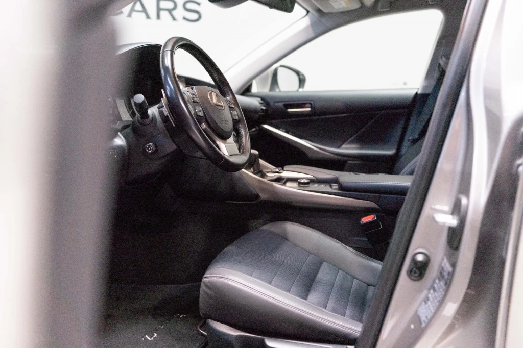Hoofdafbeelding Lexus IS