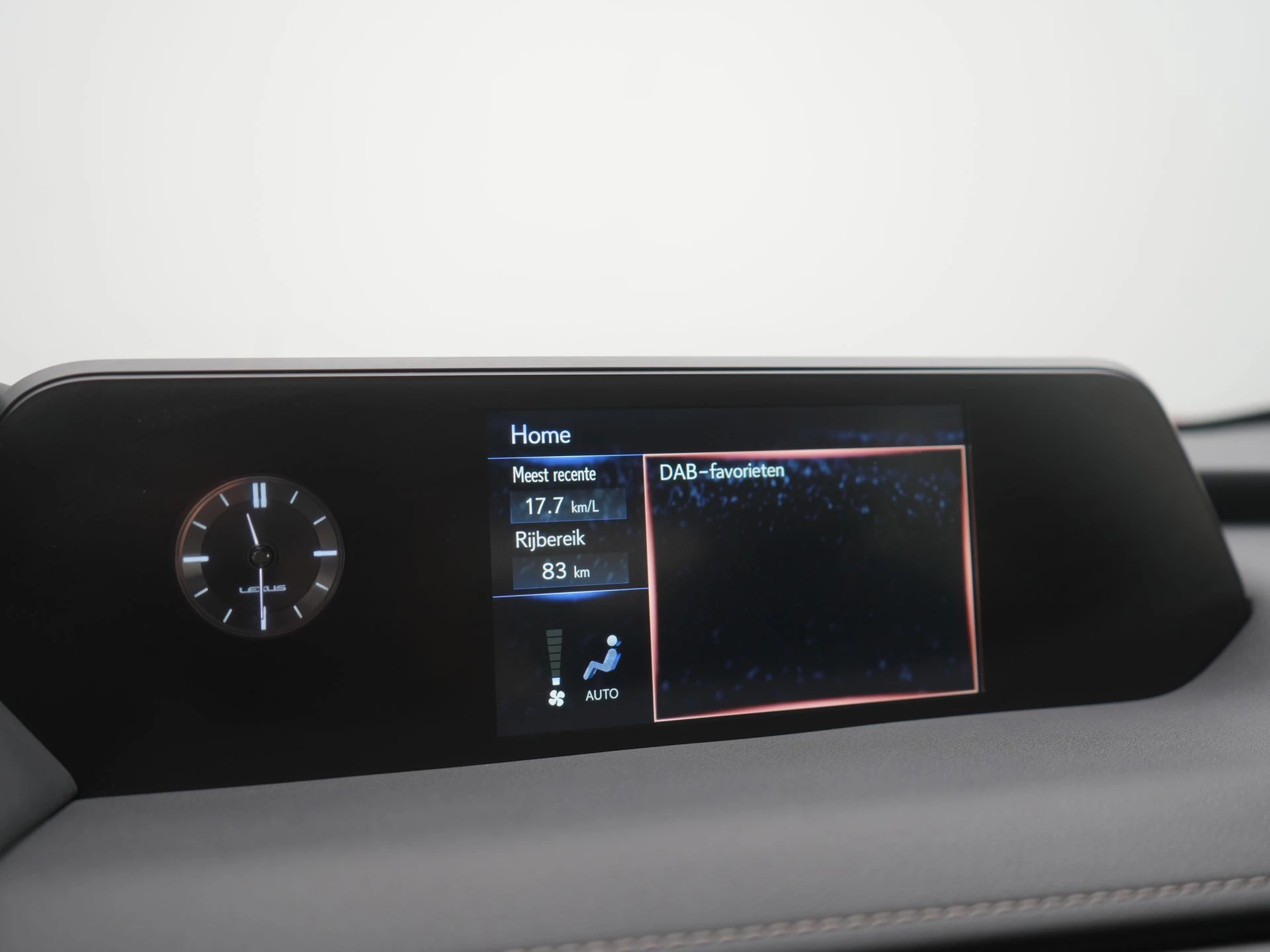 Hoofdafbeelding Lexus UX