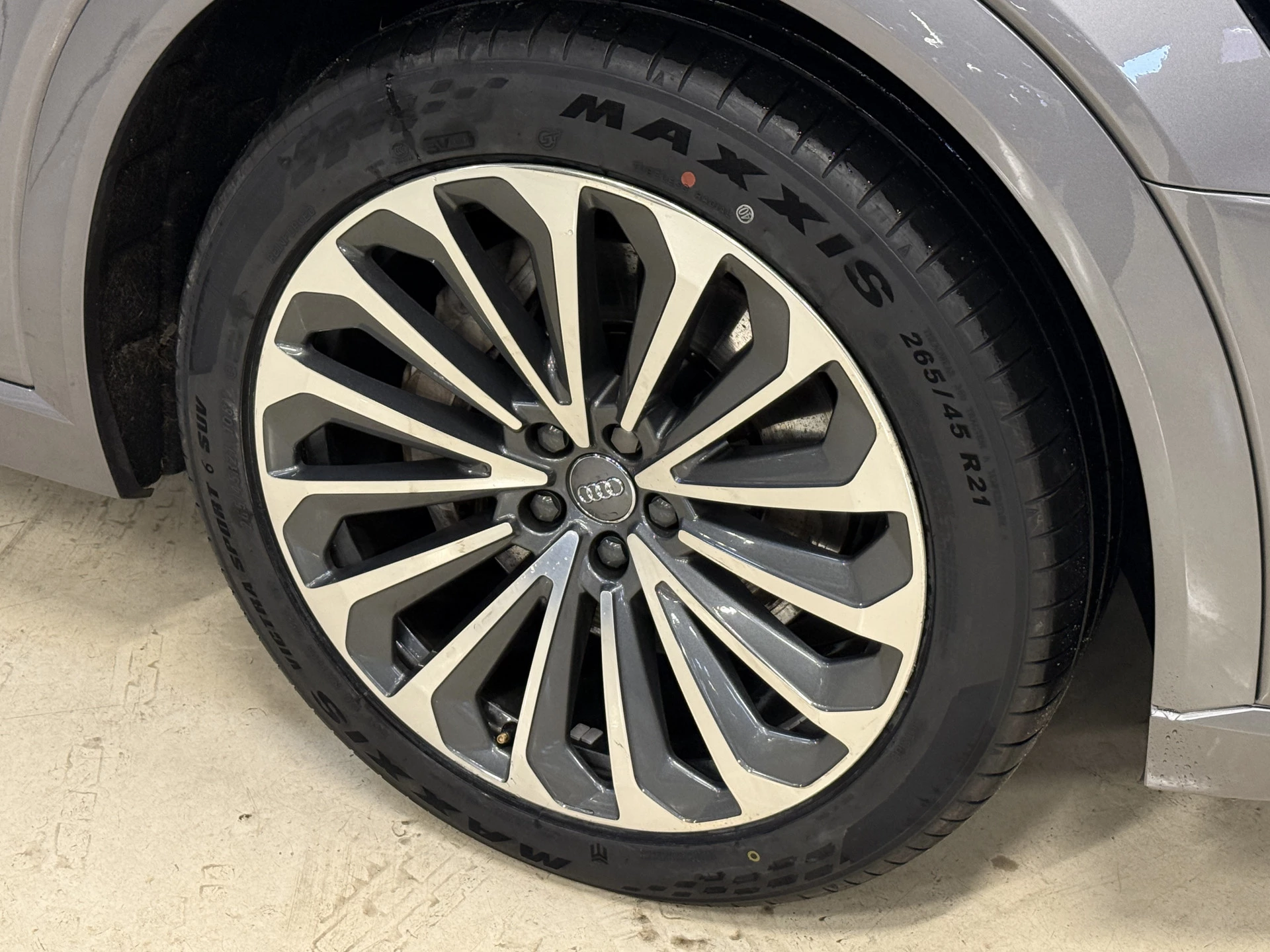 Hoofdafbeelding Audi e-tron