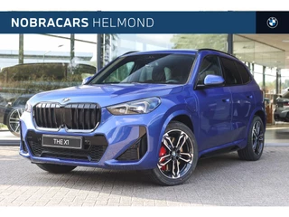 Hoofdafbeelding BMW X1 BMW X1 xDrive25e High Executive M Sport Automaat / Panoramadak / Trekhaak / Sportstoelen / Adaptieve LED / M Adaptief onderstel / Parking Assistant Plus / Head-Up / Stuurverwarming