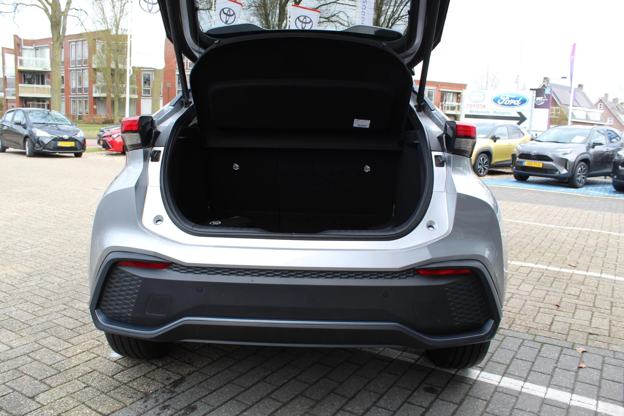 Hoofdafbeelding Toyota C-HR