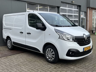 Hoofdafbeelding Renault Trafic Renault Trafic 1.6 dCi 126 PK L1H1 BPM vrij Airco Cruise Controle 3 persoons Trekhaak 2500kg Euro 6 Dealer onderhouden 1e eigenaar